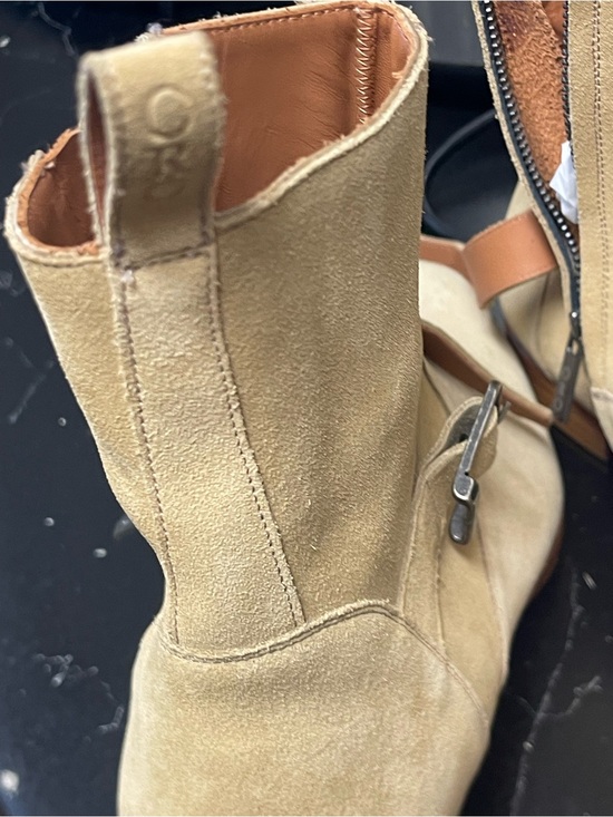 Men\'s Beige Suede Chukka Boots with Red Sole main image 5